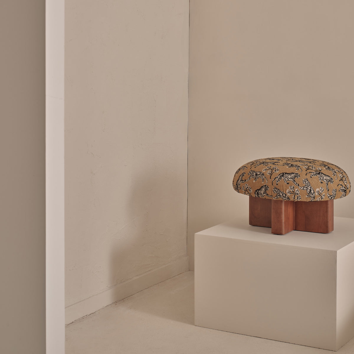 Dashell Ottoman
