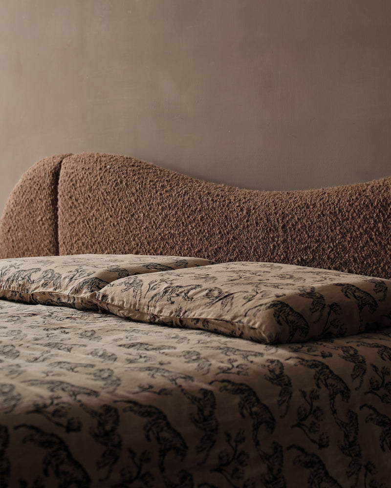 Gladys Extended Headboard Platform Bed