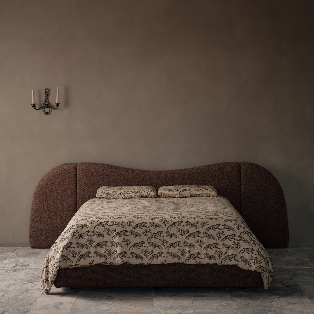 Gladys Extended Headboard Platform Bed