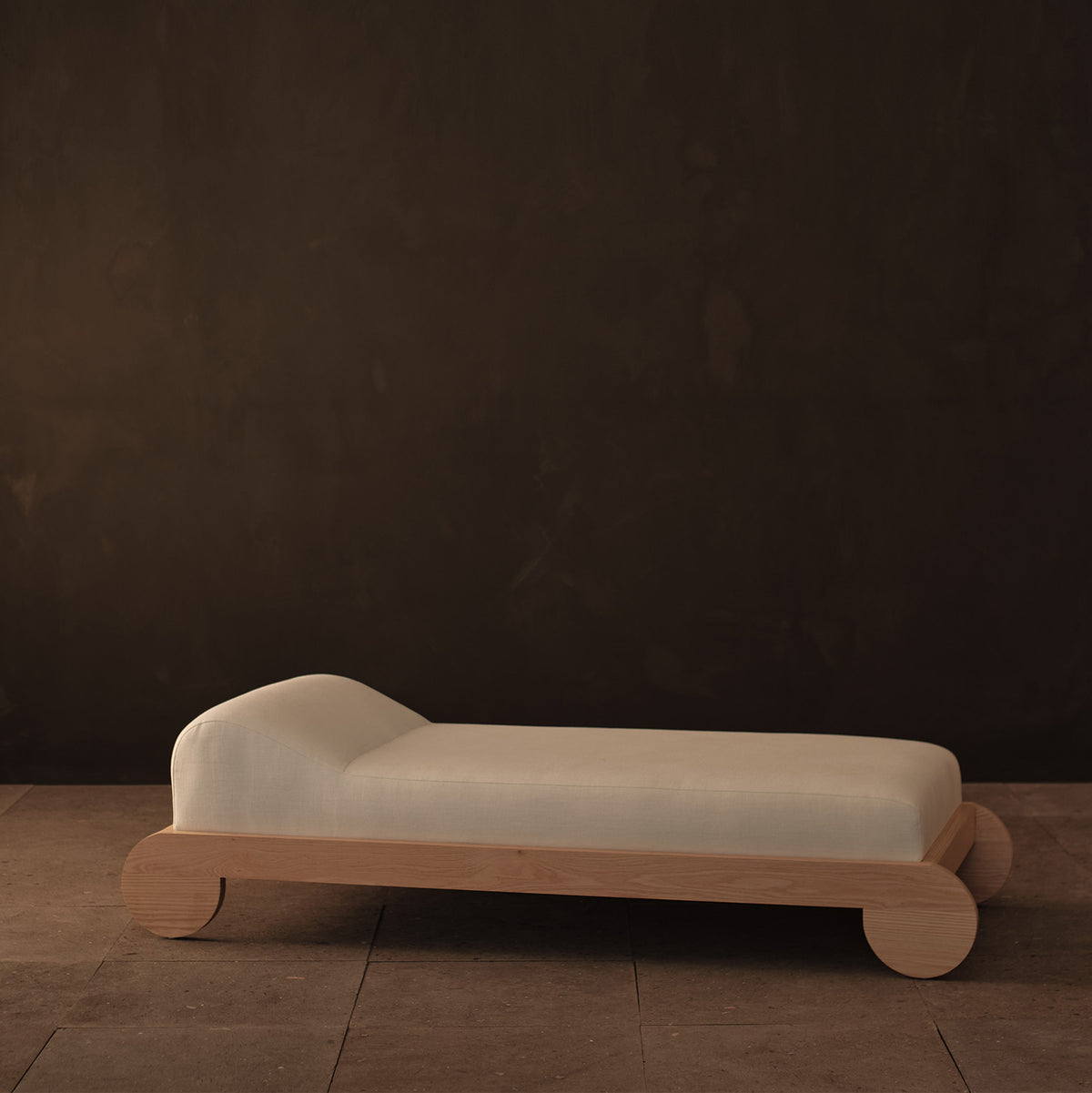 Ionic Daybed