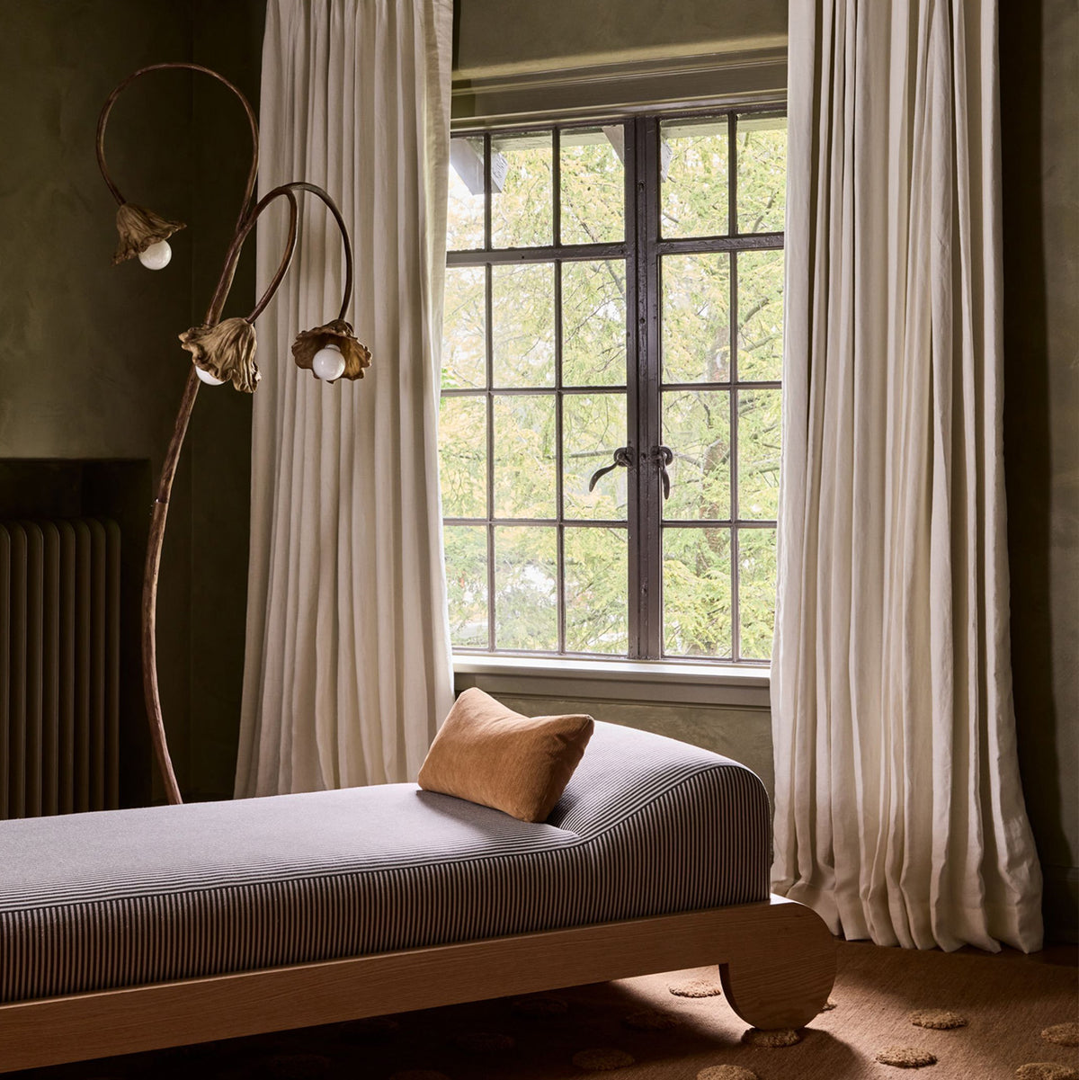Ionic Daybed