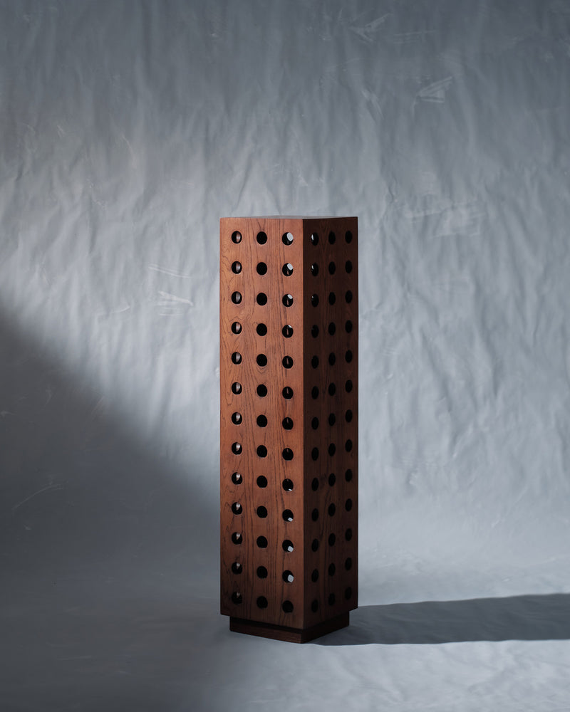 Reika Plinth