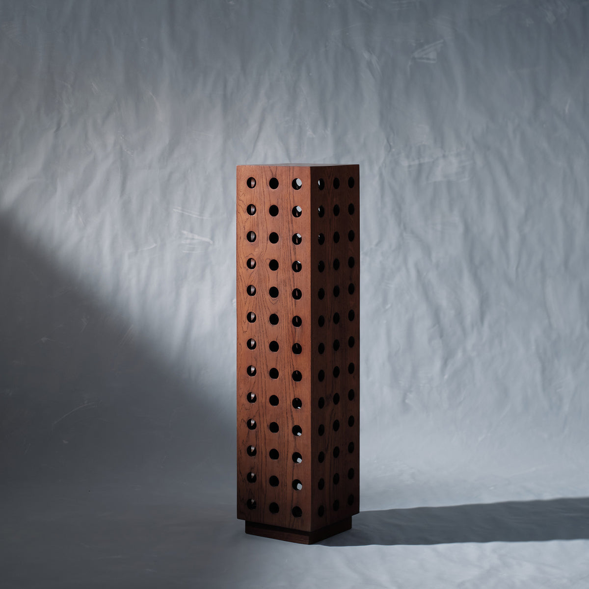 Reika Plinth